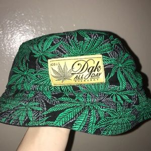 DGK hat .